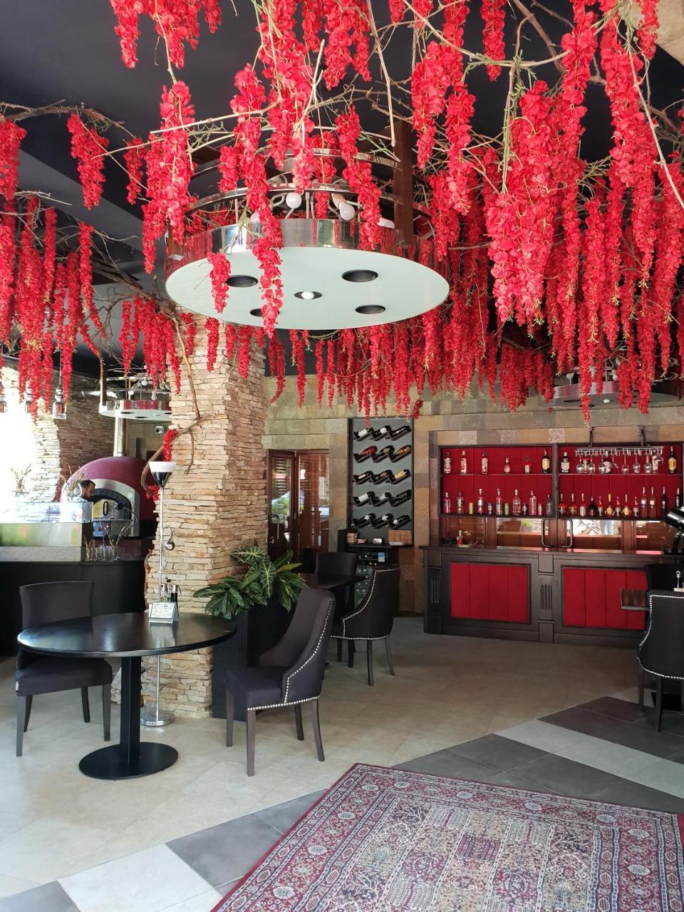 Park Hotel Green Europe Хасково Экстерьер фото